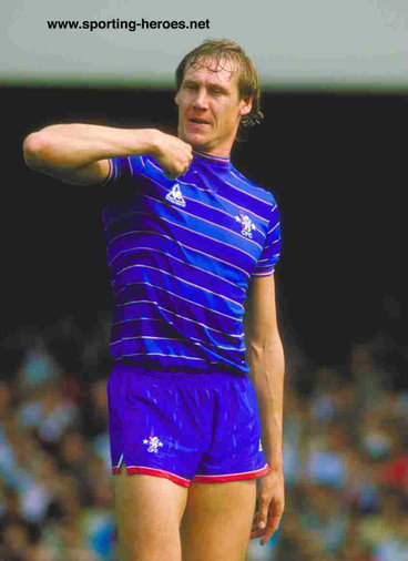 Doug Rougvie - Chelsea FC - Biography of his career at Chelsea.