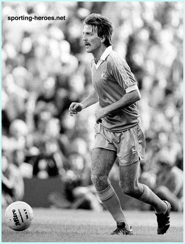 Bobby Shinton - Manchester City - Biography of his Man City career.