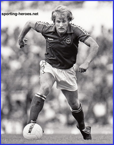 Paul Clark - Brighton & Hove Albion - League appearances.