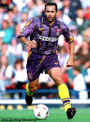 Isaias - Coventry City - League appearances.