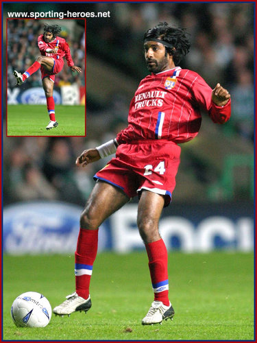 Vikash Dhorasoo - Olympique Lyonnais - UEFA Champions League 2003/04