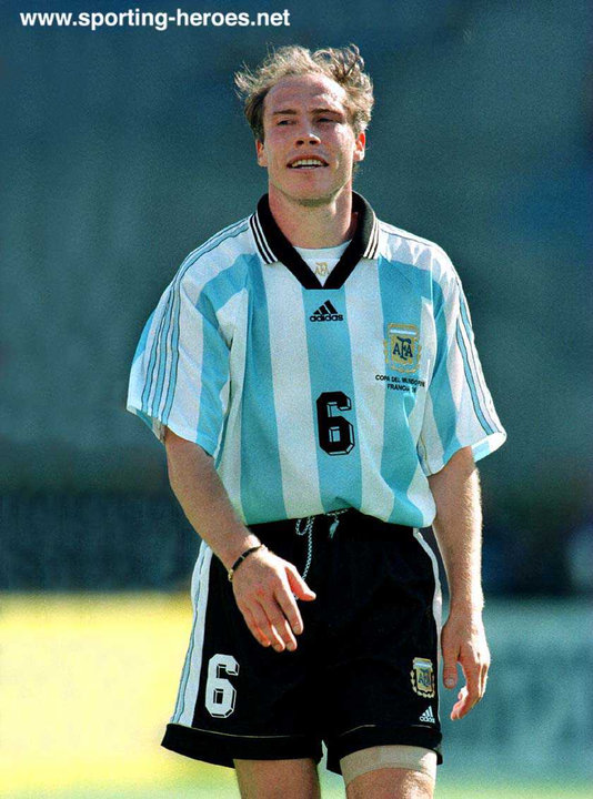 Roberto Sensini FIFA Copa del Mundo 1998 Argentina