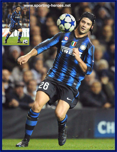Cristian Chivu - Inter Milan (Internazionale) - UEFA Champions League 2010/11