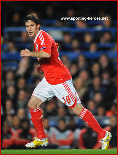 Joan Capdevila - Benfica - Champions' League 2011/12 .