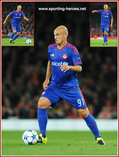 Esteban Cambiasso - Olympiacos - Champions League games 2015-16.