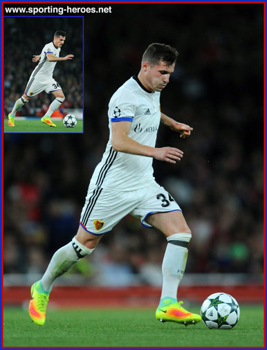 Taulant XHAKA - Basel 1893 FC - 2016/17 Champions League.