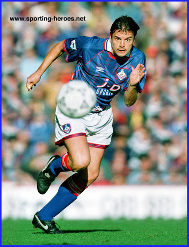 Graeme Sharp - Oldham Athletic - League appearances.