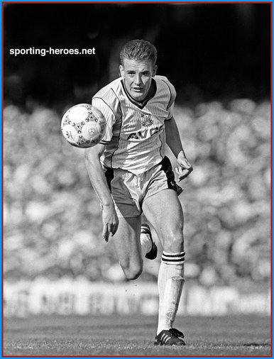 Gary  STRODDER - West Ham United - League appearances.