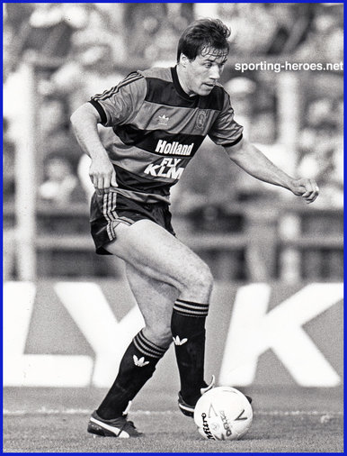 Dean Coney - Queens Park Rangers - League appearances.