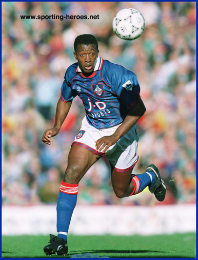Darren BECKFORD - Oldham Athletic - League appearances.