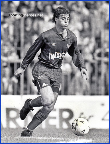 Mike CECERE - Oldham Athletic - League appearances.
