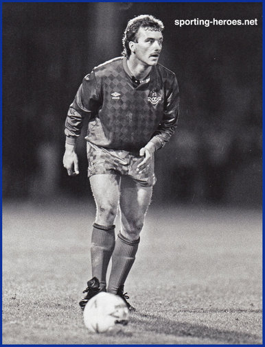 Tony Henry - Oldham Athletic - League appearances.